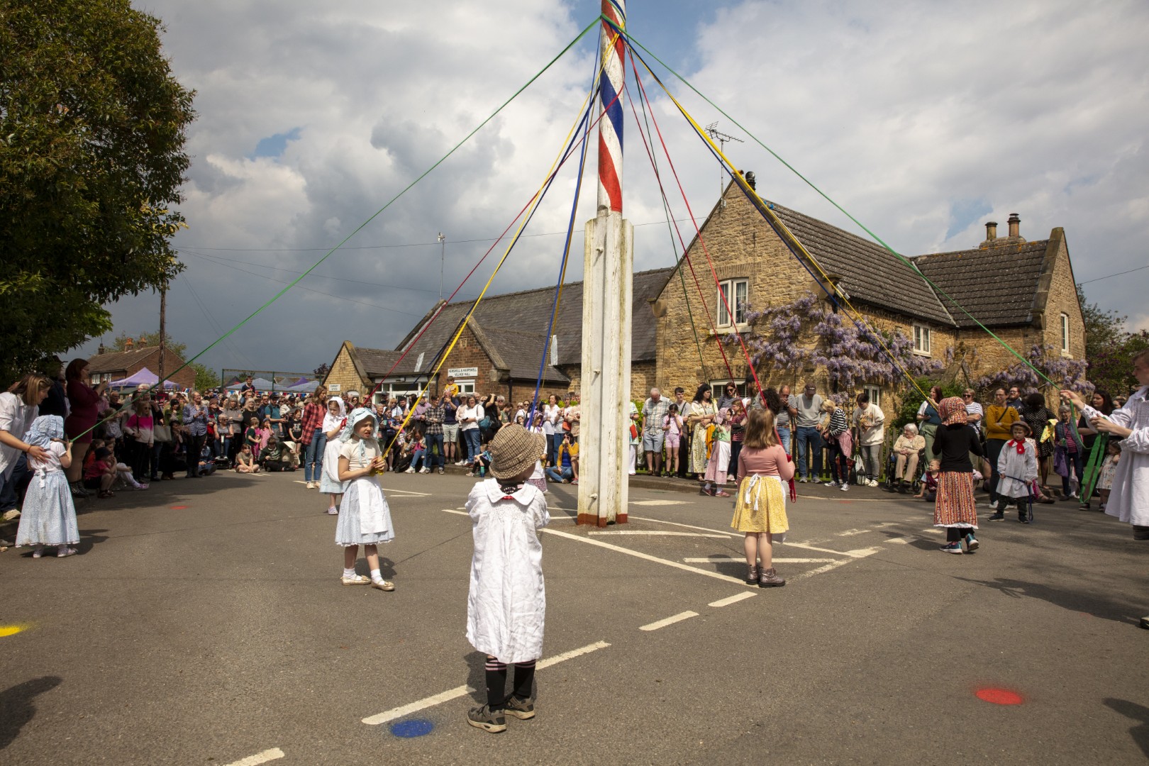 hemswell maypole dancing